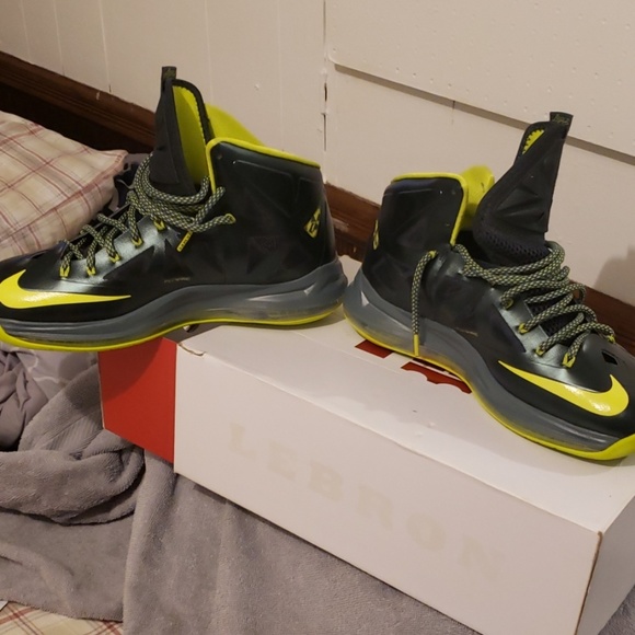 Nike LeBron 10 - Picture 3 of 8